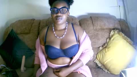 Snapshot of beautifulpeach2 chatting on 23, 12, 2024 beautifulpeach2 online show from 23, 12, 2024