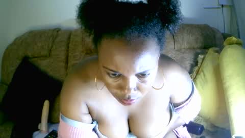 Snapshot of beautifulpeach2 chatting on 23, 12, 2024 beautifulpeach2 online show from 23, 12, 2024