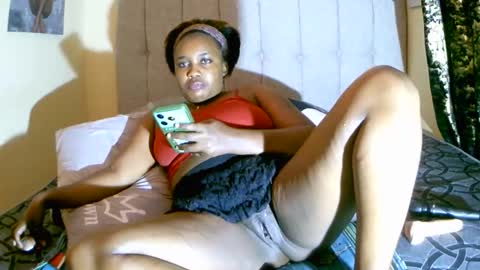 beautifulpeach2 online show from 3, 11, 2025