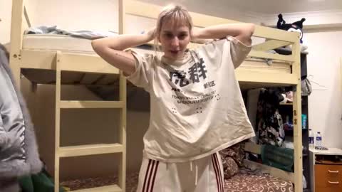 Mia online show from 5, 3, 2026