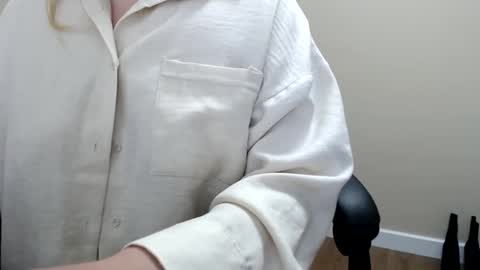 beauty_annyta online show from 6, 4, 2026