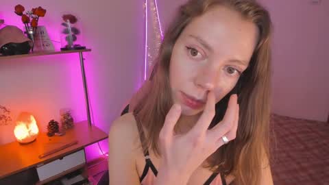 Snapshot of beautyeliise chatting on 8, 3, 2025 Eliise online show from 8, 3, 2025