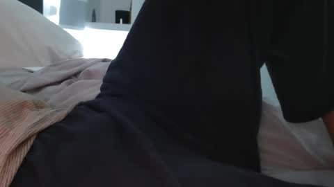 Snapshot of beautyinyoursmile chatting on 17, 9, 2025 love2seeudear online show from 17, 9, 2025