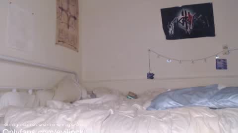 bebe  dust online show from 12, 2, 2025