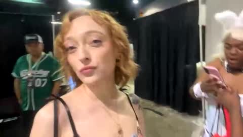 Snapshot of beckthetongue chatting on 11, 4, 2026 Beck the tongue online show from 11, 4, 2026