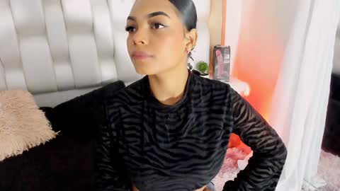Snapshot of beckyrusso2 chatting on 6, 1, 2025 B E C K Y online show from 6, 1, 2025
