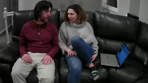 Bedroom king and queen online show from 17, 1, 2025