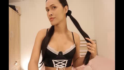 Snapshot of bee_thai chatting on 6, 12, 2024 bee_thai online show from 6, 12, 2024