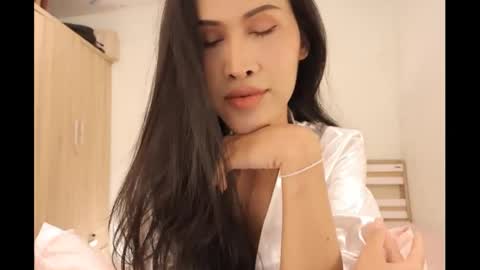 Snapshot of bee_thai chatting on 20, 12, 2024 bee_thai online show from 20, 12, 2024