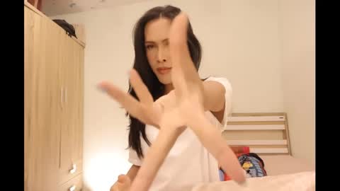Snapshot of bee_thai chatting on 14, 2, 2025 bee_thai online show from 14, 2, 2025