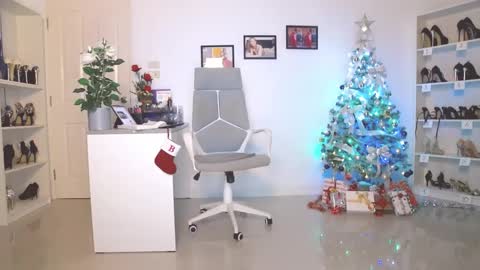 Bee if you ever see the girl who can take 12 inch all the way inside the ass try me online show from 18, 12, 2024