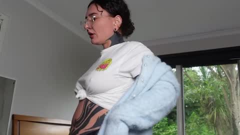 Snapshot of belen_osqura chatting on 25, 5, 2026 Alt Aussie online show from 25, 5, 2026