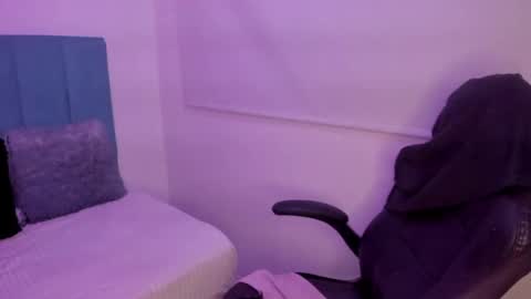 Bella online show from 26, 9, 2025