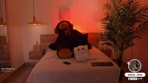 Snapshot of bella__donne chatting on 18, 9, 2025 online show from 18, 9, 2025