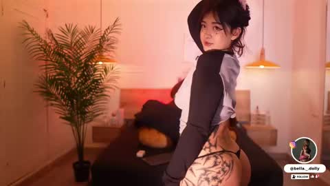 Snapshot of bella__donne chatting on 4, 10, 2025 online show from 4, 10, 2025