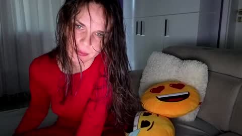 Snapshot of bella_alice chatting on 16, 11, 2025 Alicia Belvedere online show from 16, 11, 2025