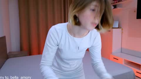 Snapshot of bella_amoury chatting on 2, 12, 2025 Bella online show from 2, 12, 2025