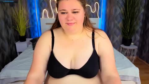 Snapshot of bella_blvack chatting on 7, 5, 2026 bella_blvack online show from 7, 5, 2026
