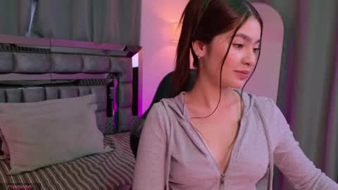 Bella  online show from 16, 4, 2026