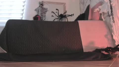 Dessi  online show from 29, 10, 2025