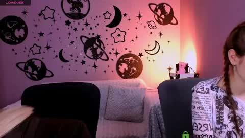 Snapshot of bella_dorn chatting on 6, 6, 2026 Bella online show from 6, 6, 2026