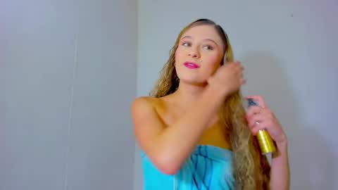 bella_heat19 online show from 28, 4, 2026