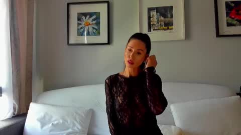 Snapshot of bella_hot77 chatting on 9, 9, 2025 Anna online show from 9, 9, 2025