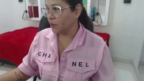 Snapshot of bella_lady_1_ chatting on 29, 9, 2025 lady online show from 29, 9, 2025