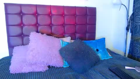 Snapshot of bella_lr chatting on 31, 12, 2024 Valentina online show from 31, 12, 2024