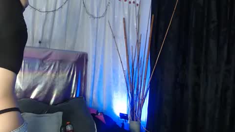 Snapshot of bella_lr chatting on 21, 9, 2025 Valentina online show from 21, 9, 2025