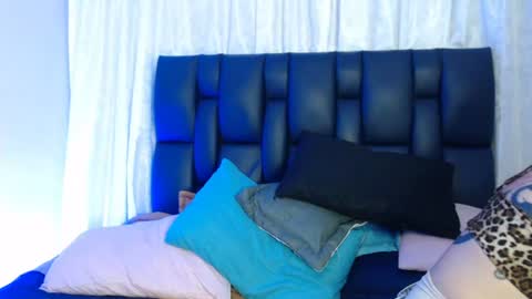 Snapshot of bella_lr chatting on 5, 7, 2026 Valentina online show from 5, 7, 2026