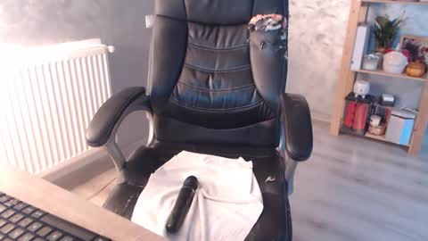      online show from 24, 10, 2025