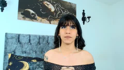 Bella online show from 19, 10, 2025