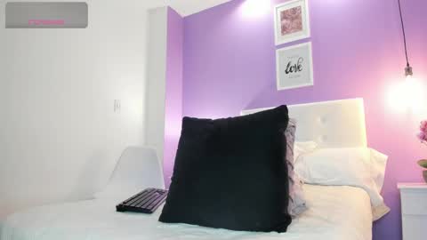 Snapshot of bella_ponce1 chatting on 11, 1, 2025 Bella Ponce online show from 11, 1, 2025
