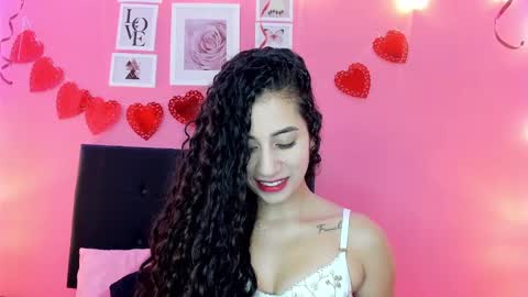 Snapshot of bella_ponce1 chatting on 4, 3, 2025 Bella Ponce online show from 4, 3, 2025