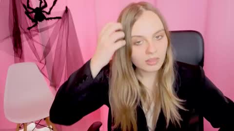 Bella online show from 24, 11, 2025