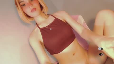 Snapshot of bella_tara chatting on 16, 12, 2024 Bella online show from 16, 12, 2024