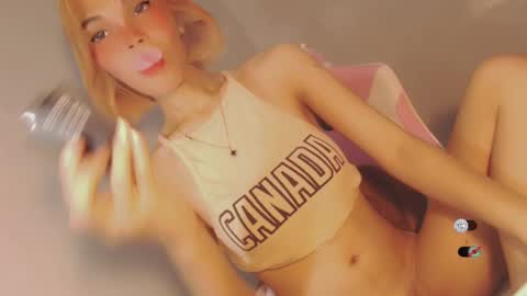 Snapshot of bella_tara chatting on 18, 12, 2024 Bella online show from 18, 12, 2024