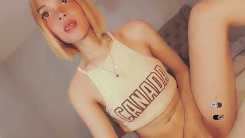 Snapshot of bella_tara chatting on 5, 1, 2025 Bella online show from 5, 1, 2025