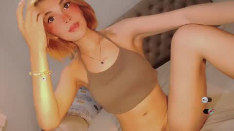 Snapshot of bella_tara chatting on 1, 2, 2025 Bella online show from 1, 2, 2025