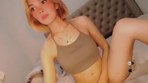 Snapshot of bella_tara chatting on 2, 2, 2025 Bella online show from 2, 2, 2025