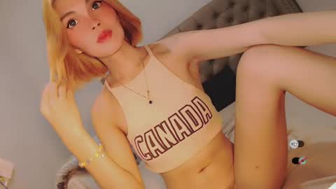 Snapshot of bella_tara chatting on 3, 2, 2025 Bella online show from 3, 2, 2025