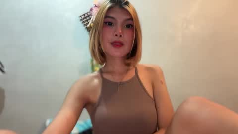 Snapshot of bella_tara chatting on 12, 3, 2025 Bella online show from 12, 3, 2025