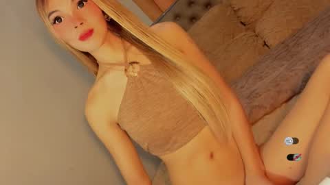 Snapshot of bella_tara chatting on 29, 9, 2025 Bella online show from 29, 9, 2025