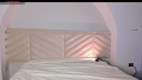 Snapshot of bella_williiams_ chatting on 6, 1, 2026 Bella online show from 6, 1, 2026