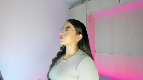  Bella  online show from 8, 5, 2026