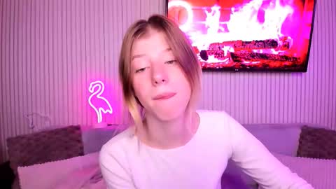 Snapshot of bellacams27 chatting on 13, 10, 2025 bellacams27 online show from 13, 10, 2025