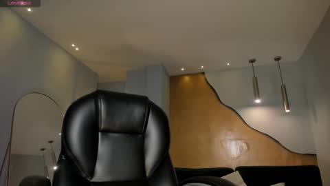  Bella C  online show from 10, 9, 2025