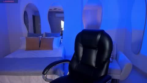  Bella C  online show from 19, 10, 2025