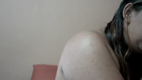 Snapshot of bellachow10 chatting on 18, 9, 2025 bellachow10 online show from 18, 9, 2025